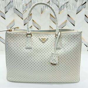 NWT Prada Extra Large White Leather Studded Galleria Tote Bag
